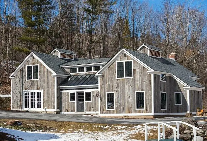 キングサイズベッドのデラックスルーム, The Barnstead Inn