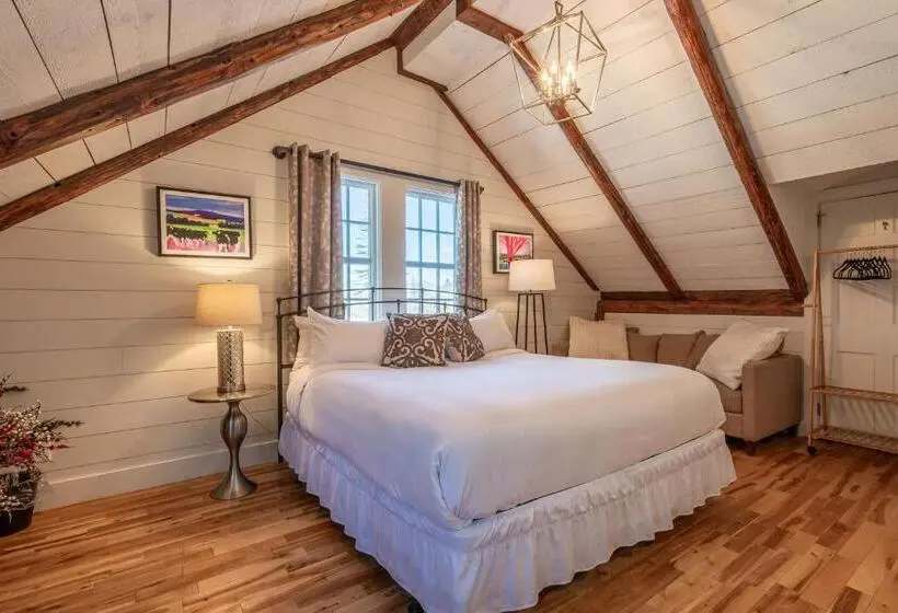 キングサイズベッドのデラックスルーム, The Barnstead Inn
