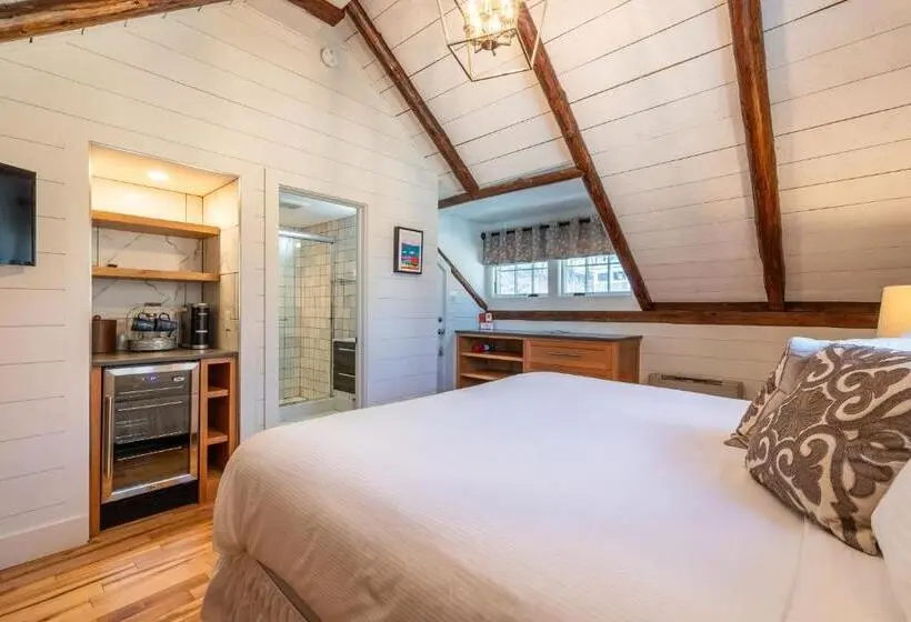 キングサイズベッドのデラックスルーム, The Barnstead Inn