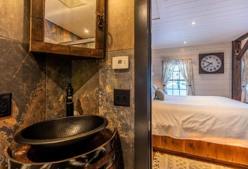 غرفة ديلوكس, The Barnstead Inn