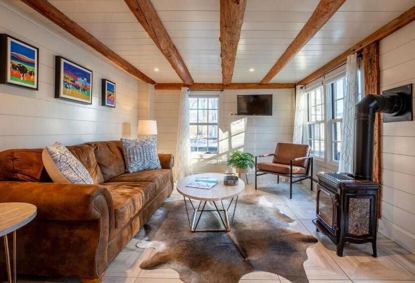 جناح ديلوكس سرير كينج, The Barnstead Inn