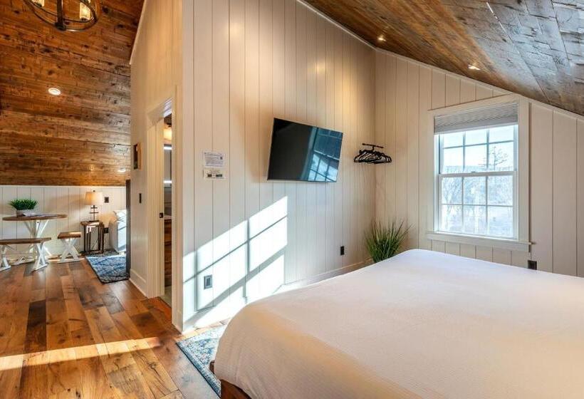 غرفة سوبيريور سرير كينج, The Barnstead Inn