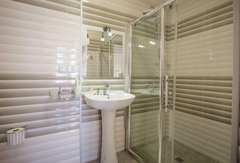 اتاق خانوادگی با چشمانداز باغ, Wine Symphony Boutique