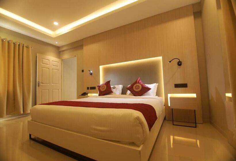 جناح مزوَّد بشرفة, Noorjehans Grand Noor