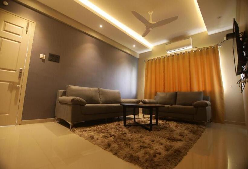 جناح مزوَّد بشرفة, Noorjehans Grand Noor