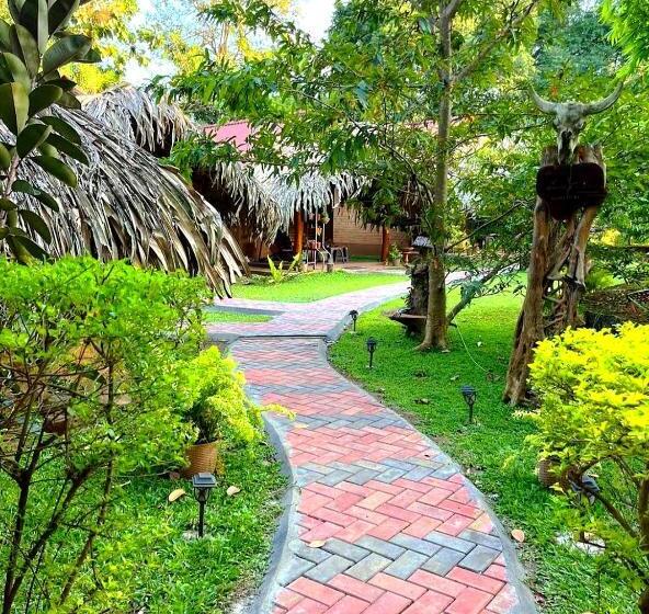 Четырехместный Номер Стандарт Вид на Сад, Hasthi Safari Cottage