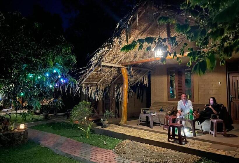 Четырехместный Номер Стандарт Вид на Сад, Hasthi Safari Cottage