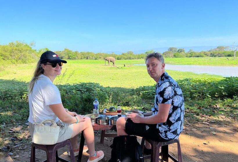 Номер Стандарт Вид на Сад, Hasthi Safari Cottage