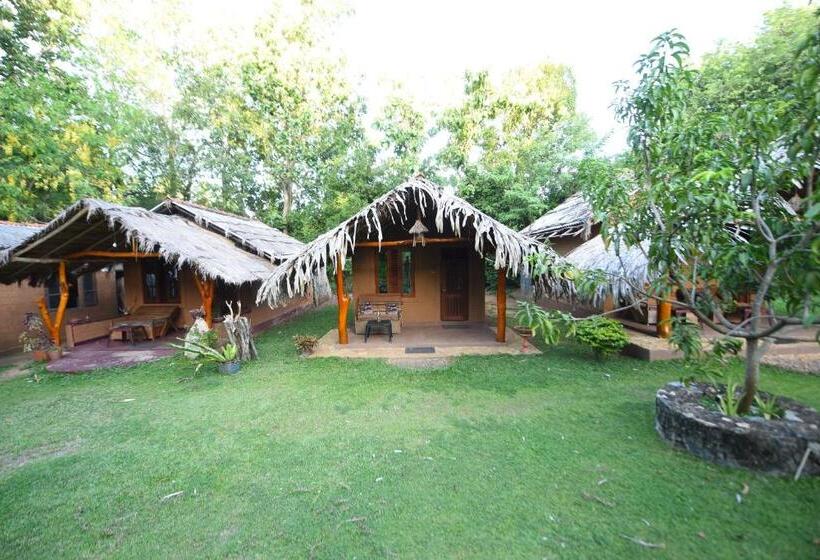 Номер Стандарт Вид на Сад, Hasthi Safari Cottage