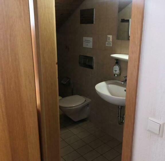 标准单人间, Landhaus Monika