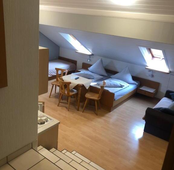 اتاق استاندارد چهار تخته, Landhaus Monika