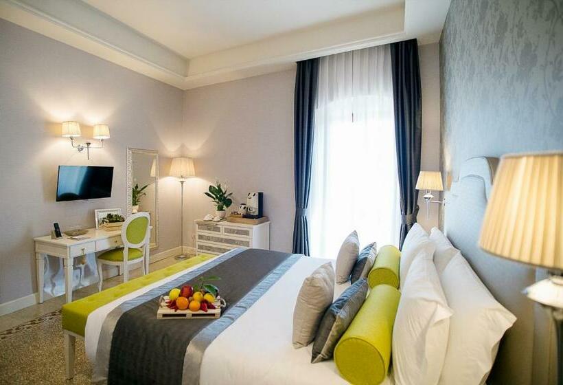 סוויטה עם מרפסת, San Gemini Palace