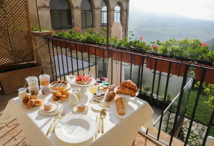 סוויטה עם מרפסת, San Gemini Palace