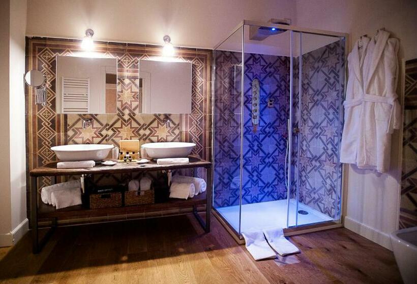 חדר סופריור, San Gemini Palace