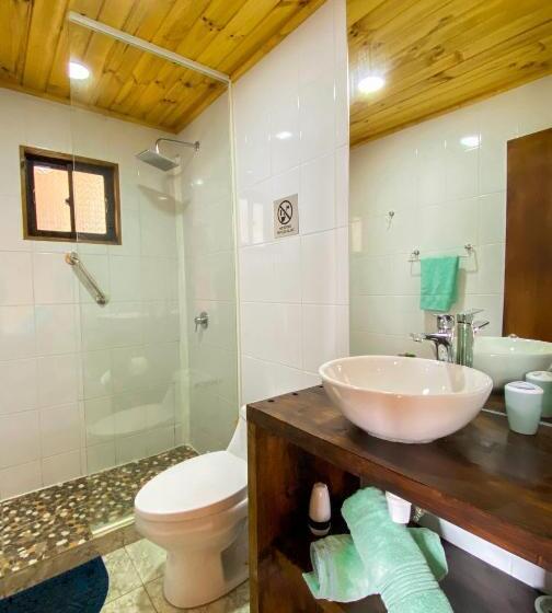 １階の１ベッドルームアパートメント, Eluney Pichilemu