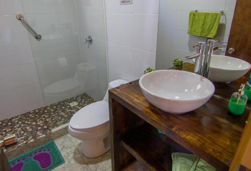 １階の１ベッドルームアパートメント, Eluney Pichilemu