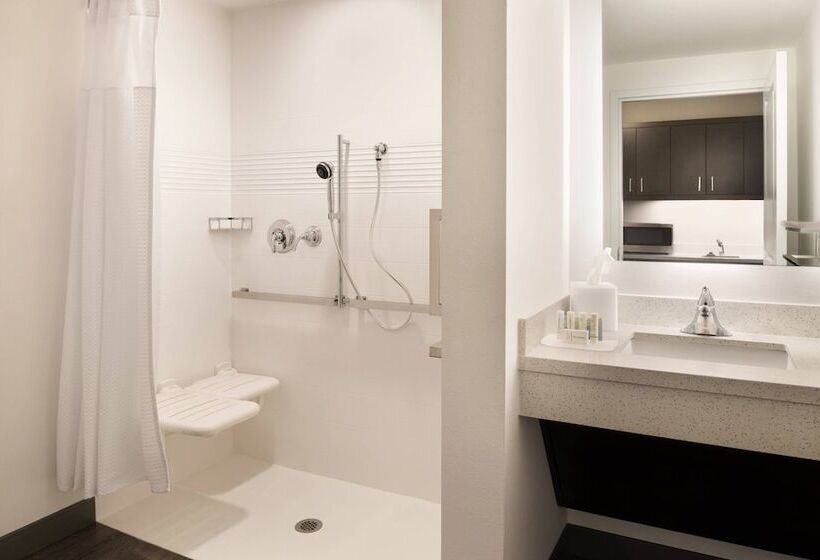 Люкс, Towneplace Suites By Marriott Dubuque Downtown