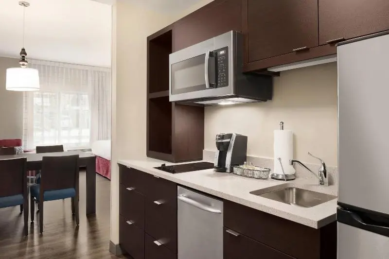 استودیوی استاندارد با تخت دو نفره بزرگ, Towneplace Suites By Marriott Dubuque Downtown