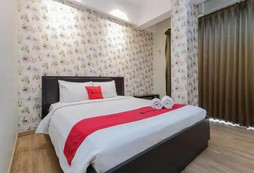 Aile Süiti, Reddoorz Plus At Riverside Malang