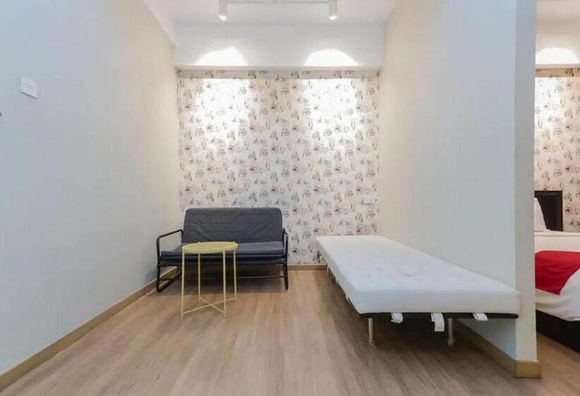 スイート（家族用）, Reddoorz Plus At Riverside Malang