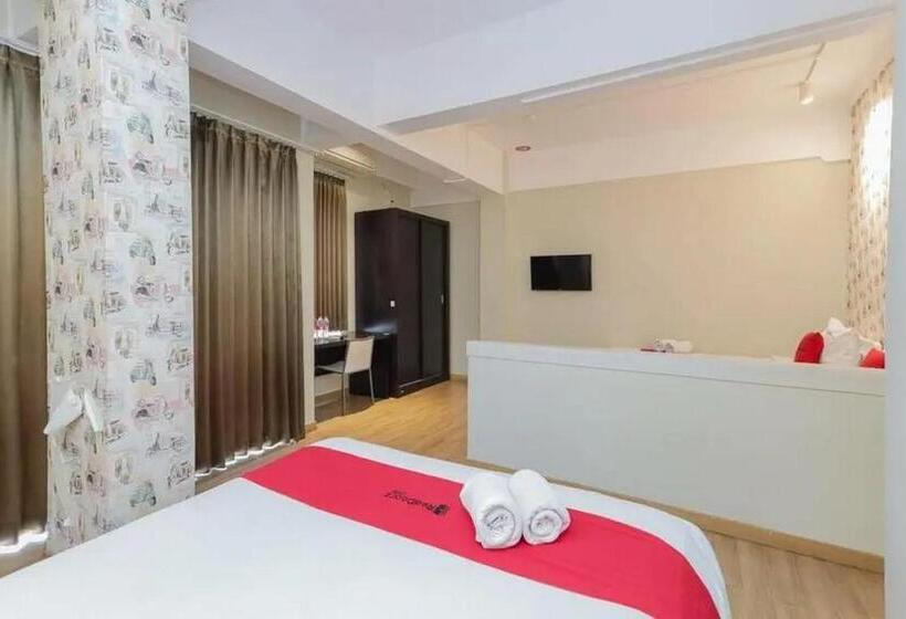 Family Suite, Reddoorz Plus At Riverside Malang