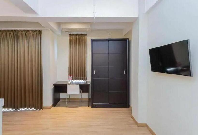 スイート（家族用）, Reddoorz Plus At Riverside Malang