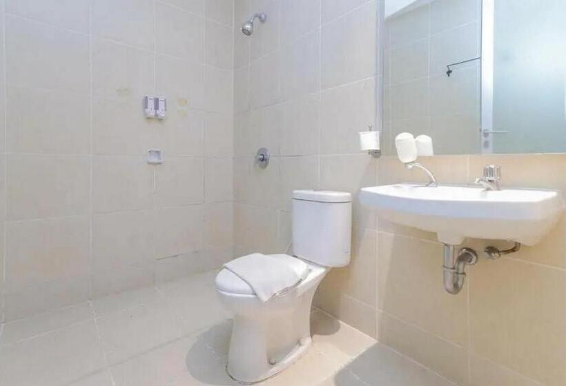 スイート（家族用）, Reddoorz Plus At Riverside Malang