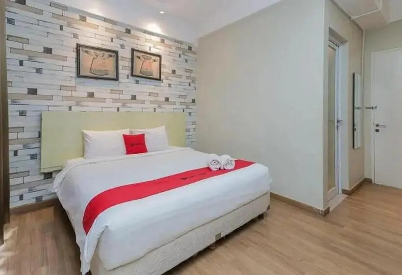 Ekonomik Oda, Reddoorz Plus At Riverside Malang