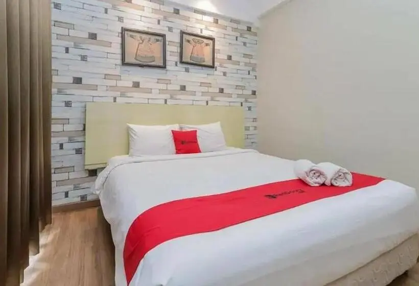 Ekonomik Oda, Reddoorz Plus At Riverside Malang