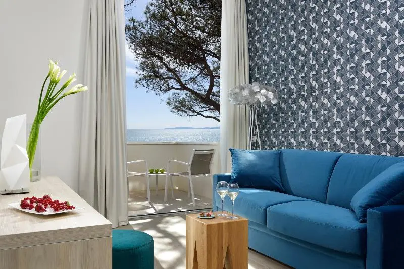 海の見えるエクゼクティブスイート, The Sense Experience Resort
