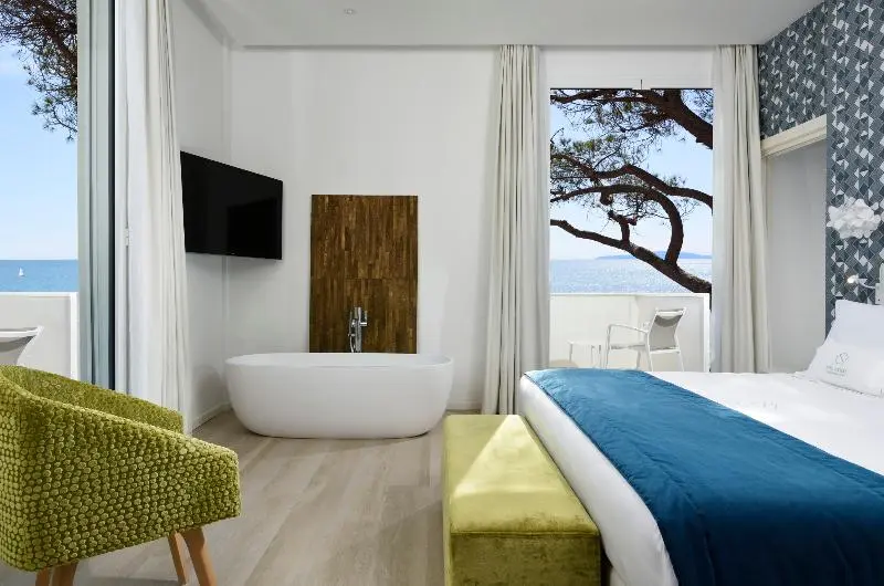 Executive Suite Sea View