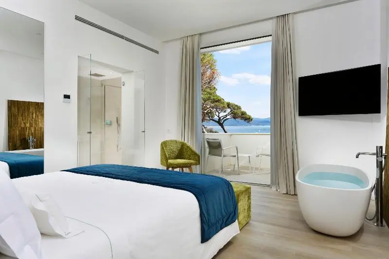 海の見えるエクゼクティブスイート, The Sense Experience Resort