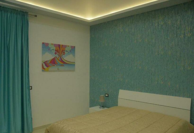家庭间, Decumano Massimo