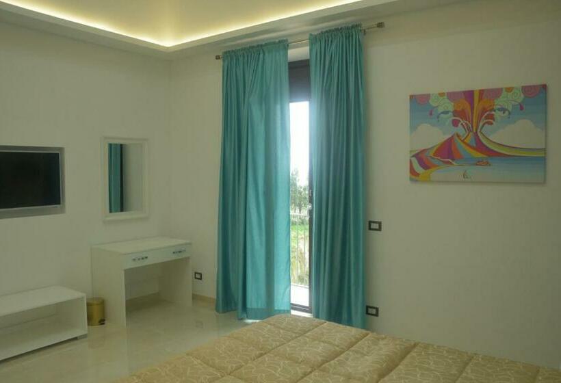 חדר משפחתי, Decumano Massimo