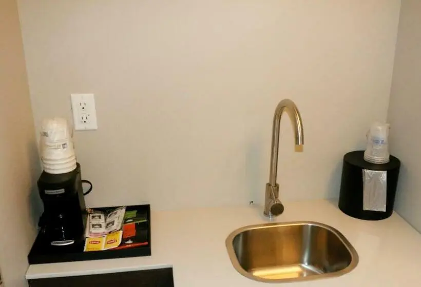 身障者適用キングサイズベッドルーム, Best Western Plus New Barstow Inn & Suites