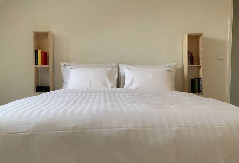 スイート, A Flemish Tale