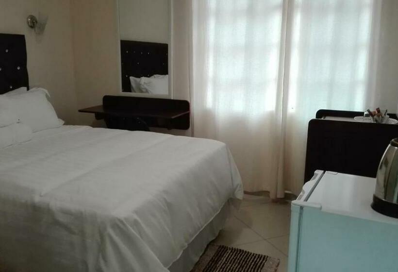 اتاق استاندارد, Kandjo's Bed And Breakfast