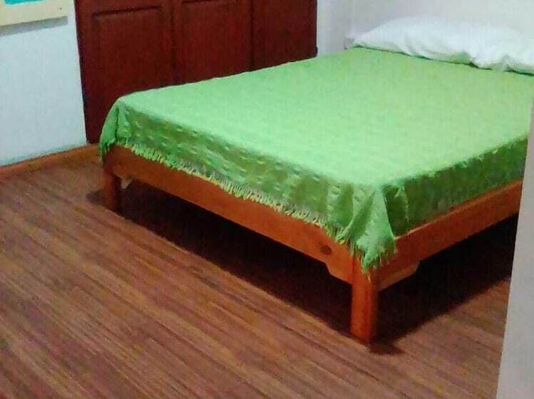 חדר משפחתי, Hostal Don Jose