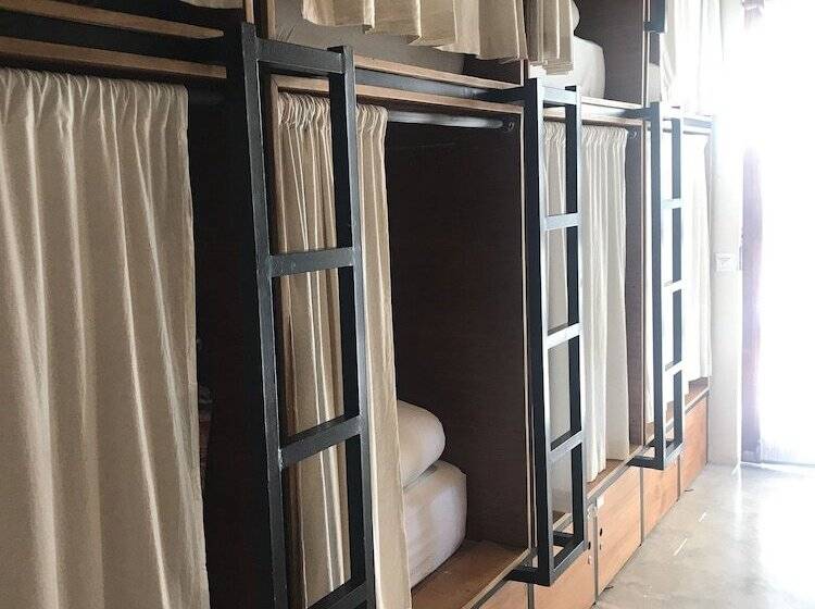 Cama em Quarto Compartilhado, Bamba Capsule Hotel Hostel