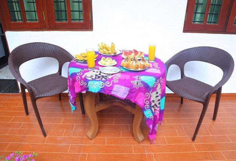 스탠다드 룸 킹사이즈 침대, Villa Sidu