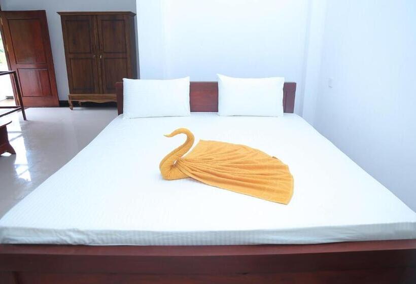 스탠다드 룸 킹사이즈 침대, Villa Sidu