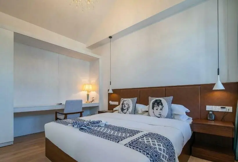 Habitació Deluxe, Dali T