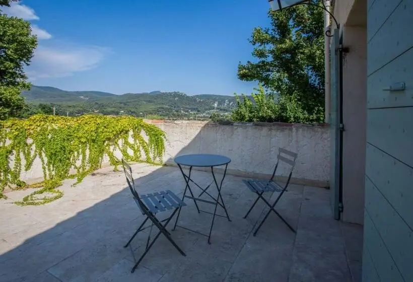スタンダードルーム, Domaine De La Font Des Pères   Teritoria