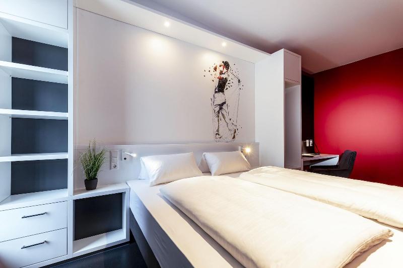 标准间, Athletik Kiel