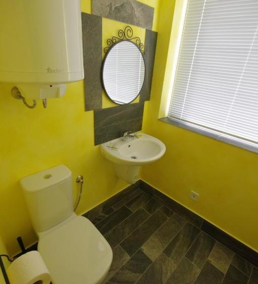 סטודיו משפחתי, стаи за гости централ фамилни стаи & апартаменти