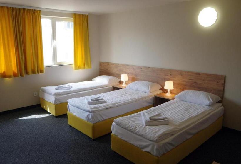 סטודיו משפחתי, стаи за гости централ фамилни стаи & апартаменти