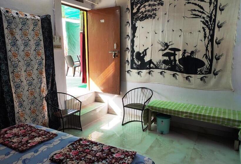 اتاق استاندارد با سرویس بهداشتی مشترک, Zigzag Homestay