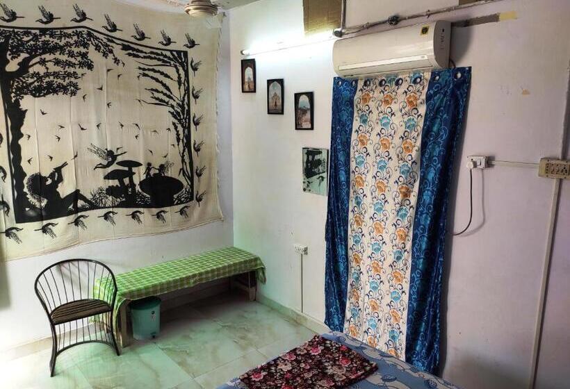 اتاق استاندارد با سرویس بهداشتی مشترک, Zigzag Homestay