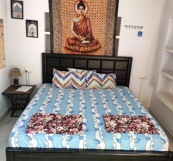 اتاق استاندارد با سرویس بهداشتی مشترک, Zigzag Homestay