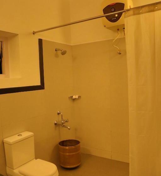 חדר דלוקס, The Tamarillo